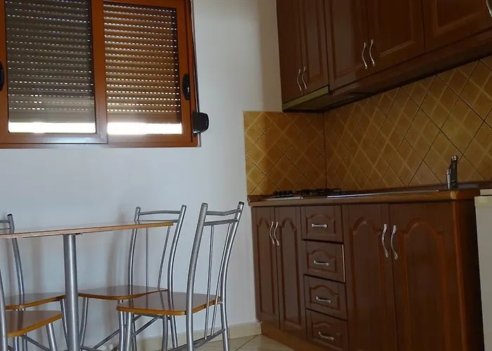 嘉左住宿旅馆 4*