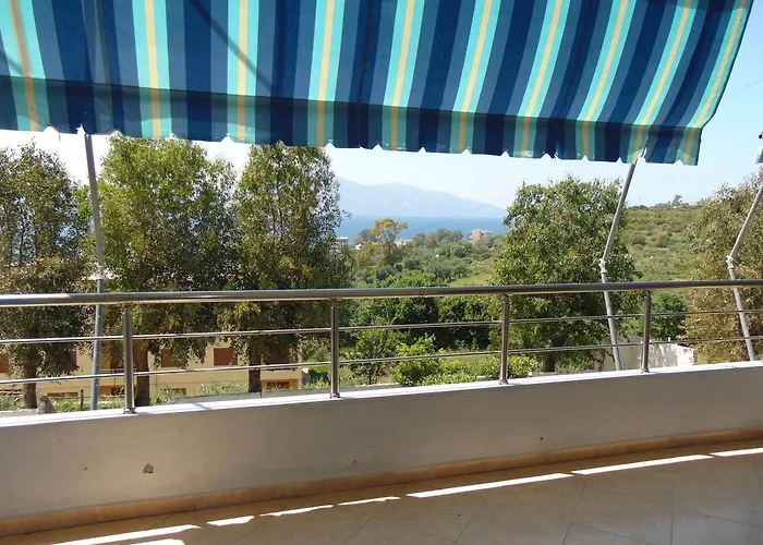 嘉左住宿旅馆 招待所 Radhimë